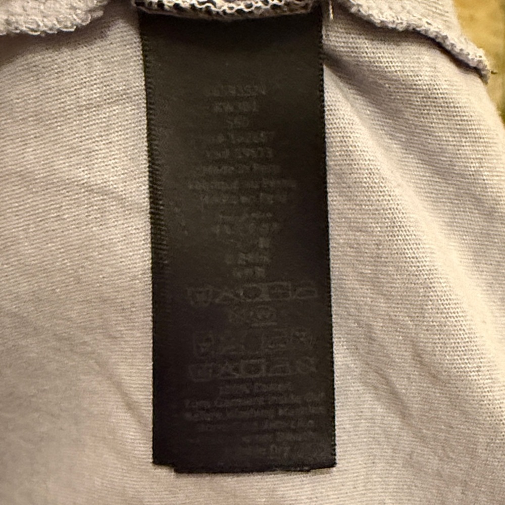 JOHN VARVATOS Men’s Light Purple V-Neck T-Shirt - Picture 6 of 7
